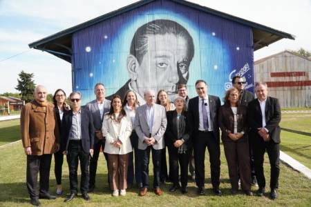 Un emotivo homenaje al Dr. René Favaloro en el pueblo que le marcó la vida