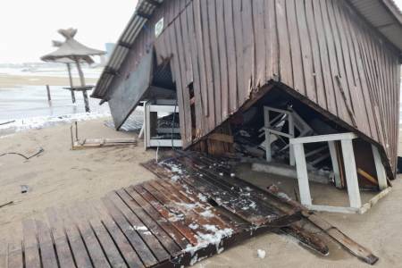 Olas de hasta 7 metros, destrozos e inundaciones en la Costa Atlántica tras el paso del ciclón extratropical