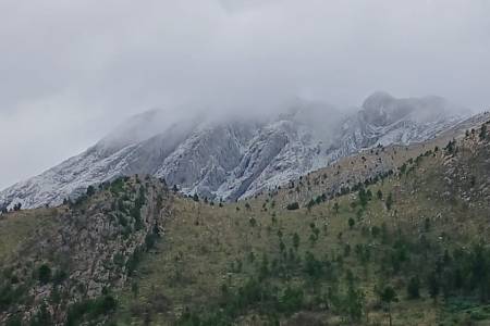 Nevó en la comarca serrana: las cumbres se cubrieron de blanco