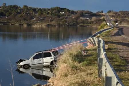 Cuatro hermanas murieron tras caer al agua en una camioneta en La Pampa