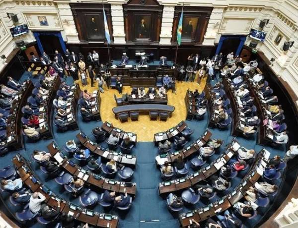 Diputados rompió la parálisis legislativa en la Provincia con una sesión copada por la discusión por zona fría