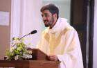 El nuevo sacerdote Sergio Boudou celebró lleno de emoción y felicidad