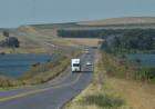 Estaba de viaje, se detuvo a pescar en el dique y le robaron la camioneta