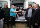 El Gobierno Provincial entregó una ambulancia de alta complejidad, quince computadoras y un sillón de parto al Hospital Municipal