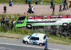Volcó un micro que viajaba a Mar del Plata para un acto que iba a cerrar Kicillof: dos muertos y múltiples heridos