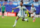 Argentina goleó a Argelia de la mano de un Messi estelar